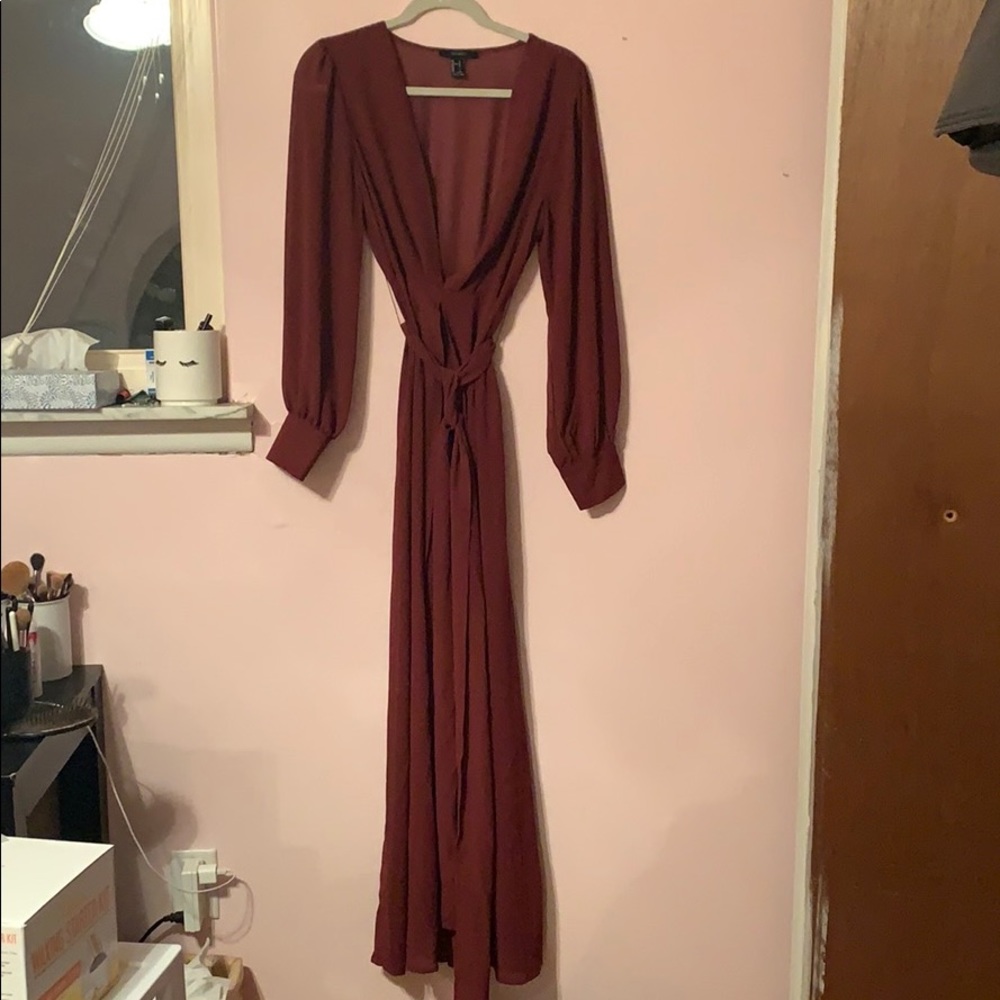 Maroon long sleeve maxi dress with slit
